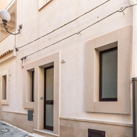 The Bell Apartment Комизо Екстериор снимка