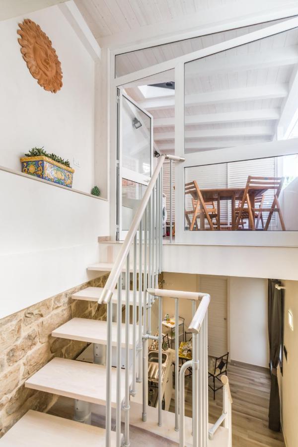 The Bell Apartment Комизо Екстериор снимка