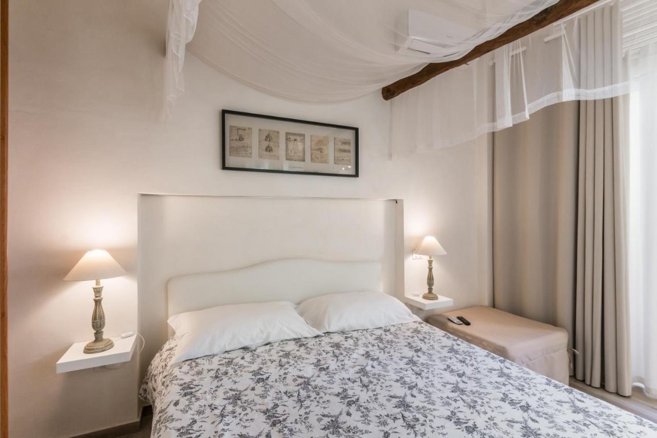 The Bell Apartment Комизо Екстериор снимка