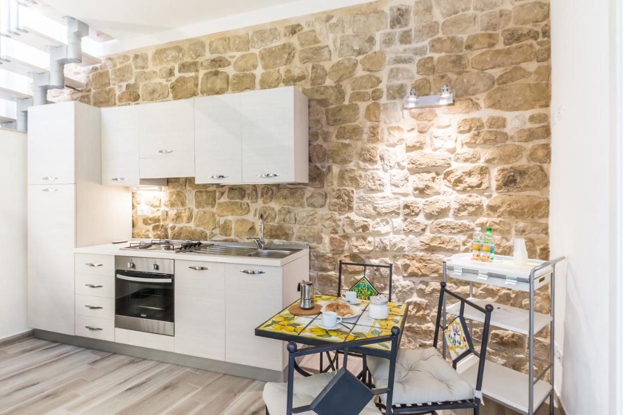 The Bell Apartment Комизо Екстериор снимка