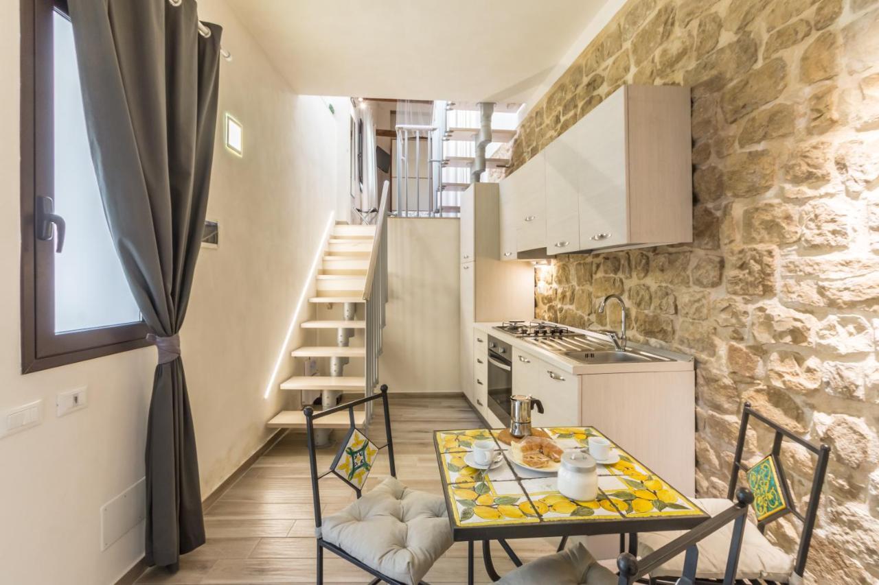 The Bell Apartment Комизо Екстериор снимка