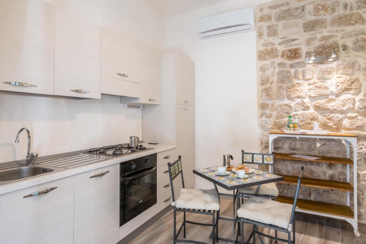 The Bell Apartment Комизо Екстериор снимка